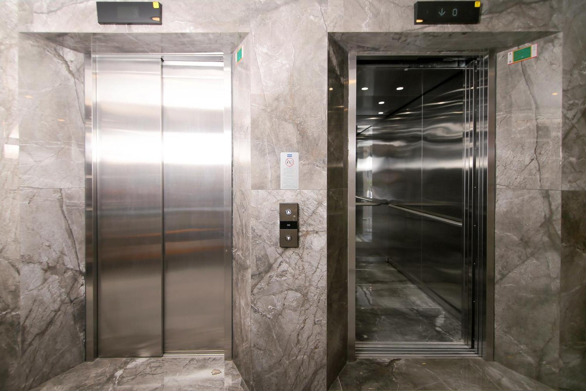 Krem Marin Otel Чесме Екстериор снимка